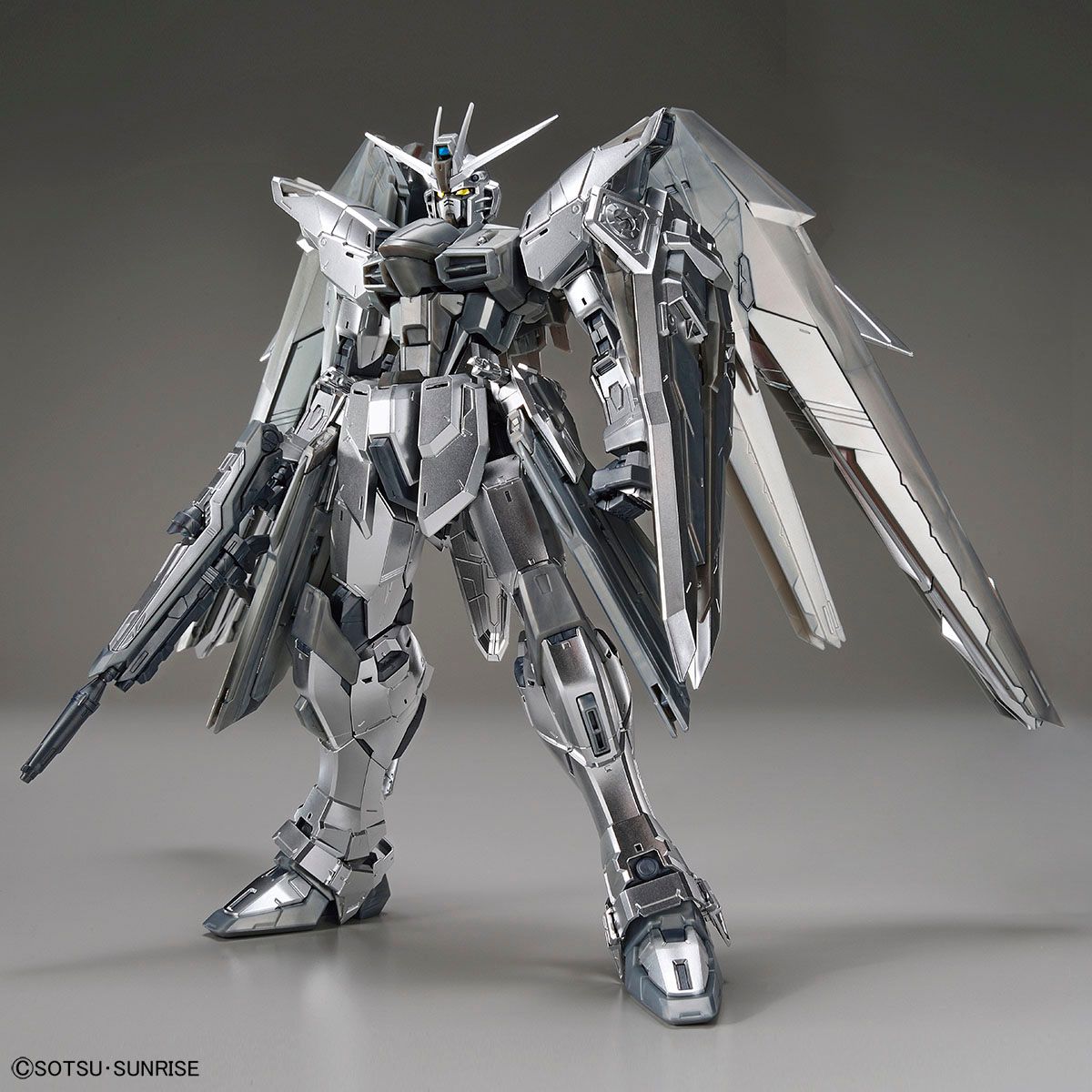 THE GUNDAM BASE LIMITED MG FREEDOM GUNDAM Ver.2.0[SILVER COATING]